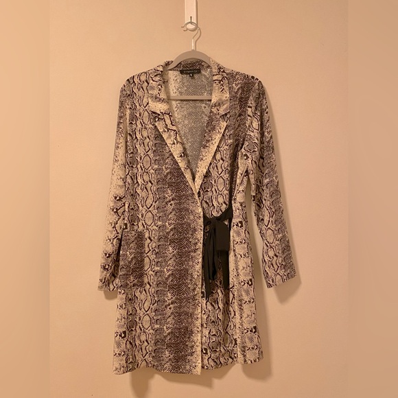 Dynamite Blazer Dress - Picture 2 of 5